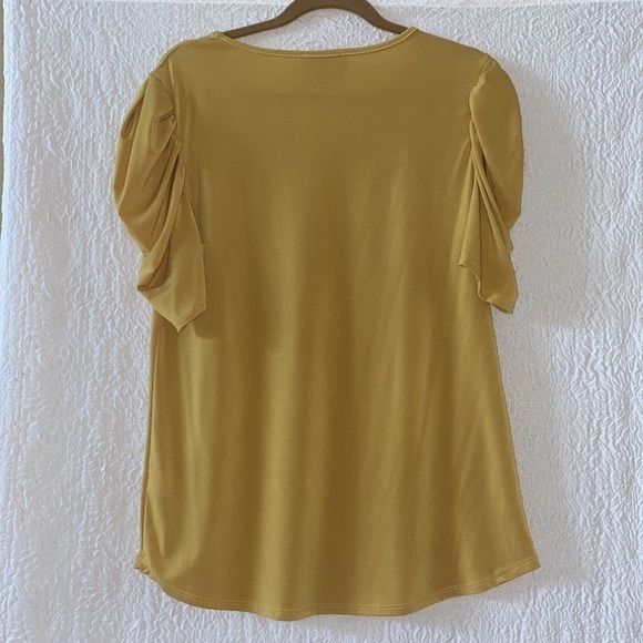 Lexington L Avenue Ruched Short Sleeve Top - Picture 2 of 5